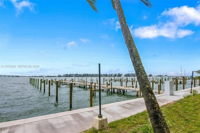 Building Photo - 1865 Brickell Ave