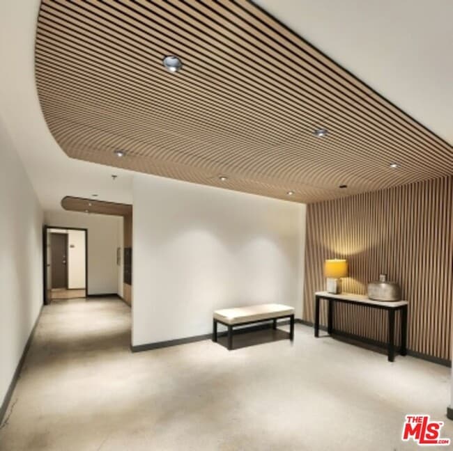 Building Photo - 832 3rd St