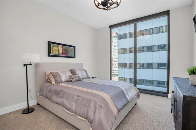 Building Photo - 301 1st St S