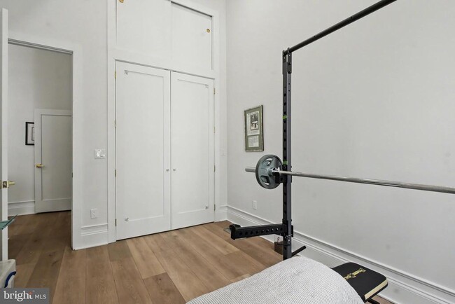 Building Photo - 1824 Chestnut St