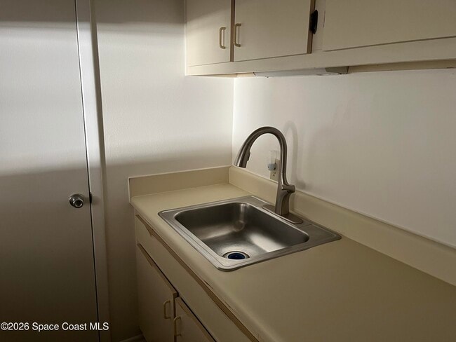 Building Photo - 225 S Tropical Trail