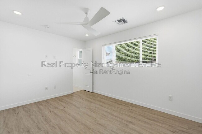 Building Photo - 7314 E Diamond St
