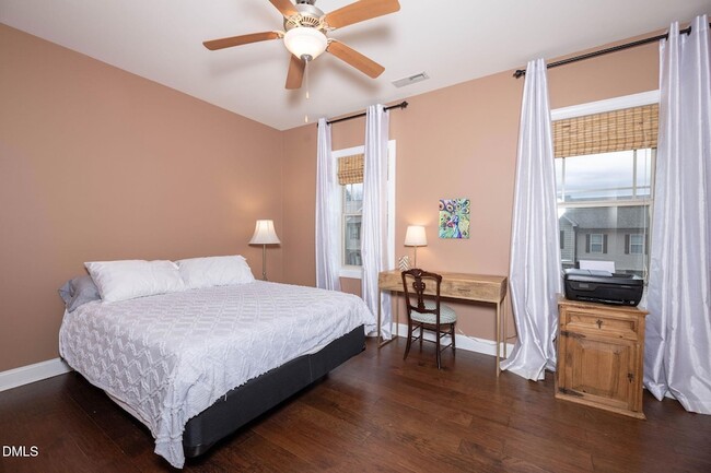 Building Photo - 2816 Piedmont River Way