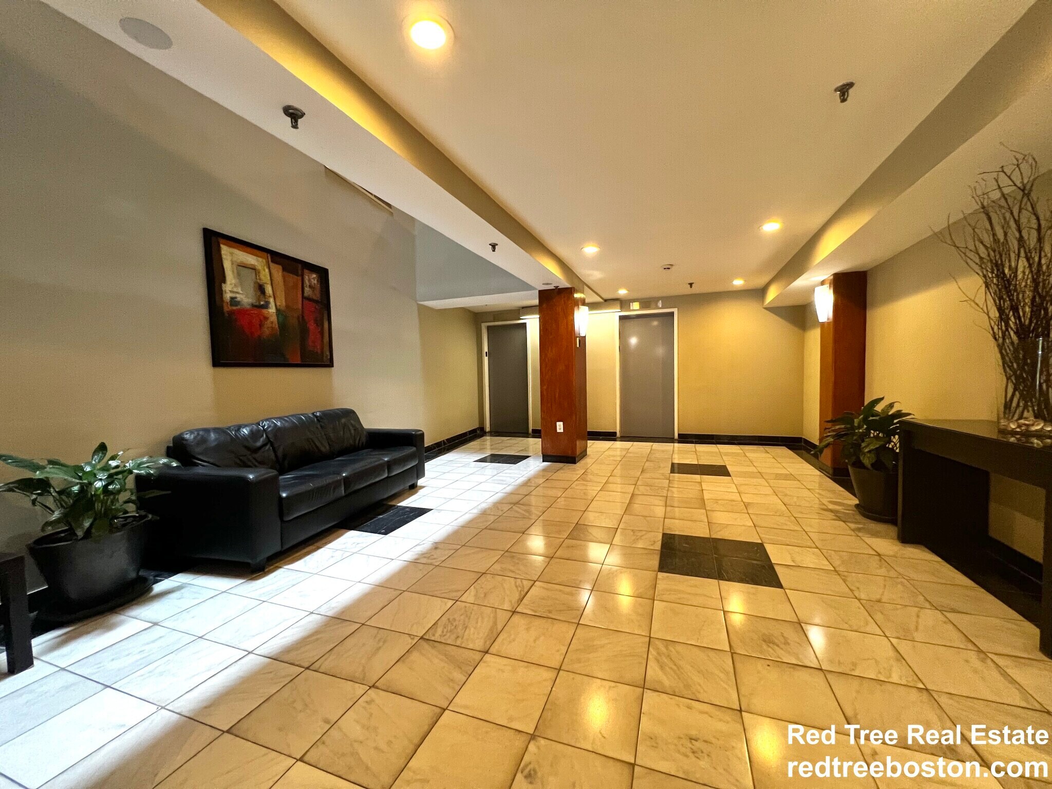 Building Photo - 152 Kelton St