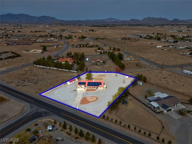 Building Photo - 1800 Red Rock Dr