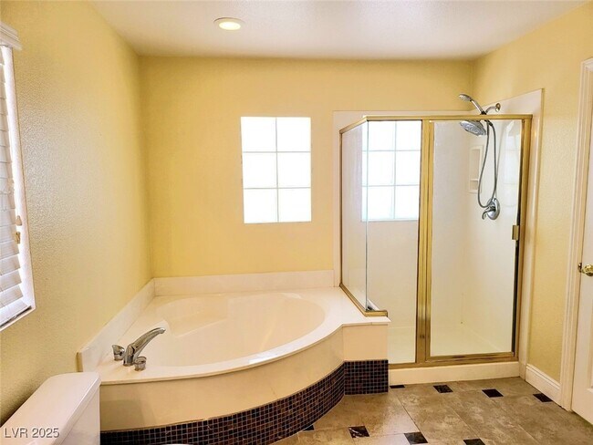 Building Photo - 10885 Fintry Hills St