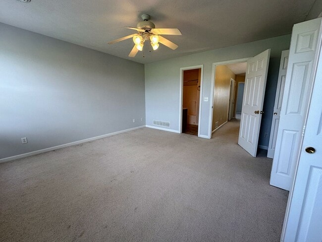 Building Photo - 703A Sunflower St