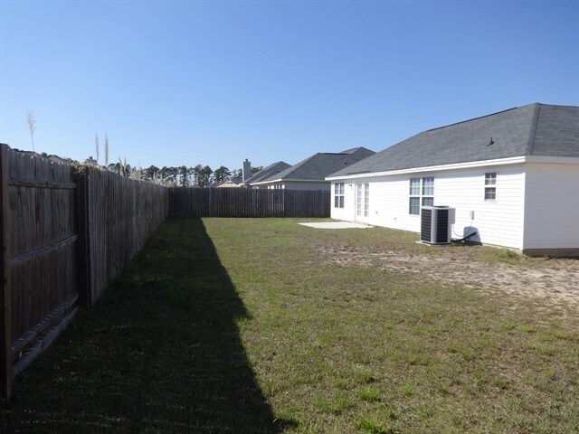 Building Photo - 35 Bostwick Drive