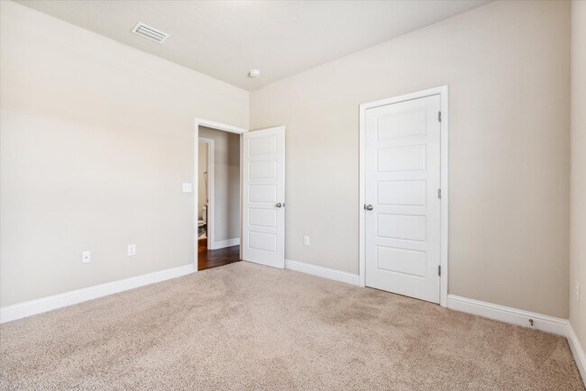 Building Photo - 13149 Kinlock Falls Ave