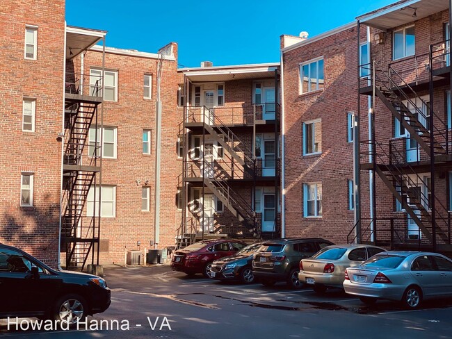 Building Photo - 1 br, 1 bath House - 7340 Hampton Blvd., #B3