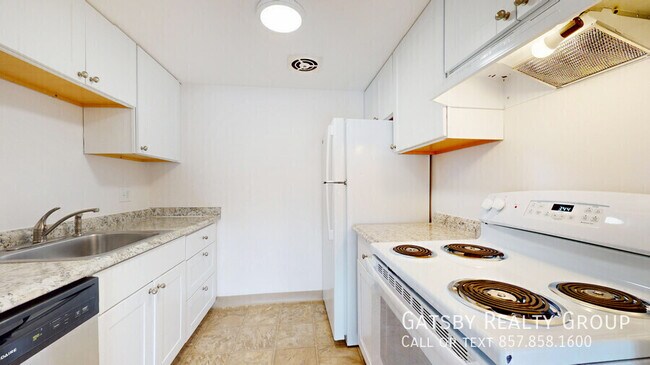 Building Photo - 524 Highland Ave