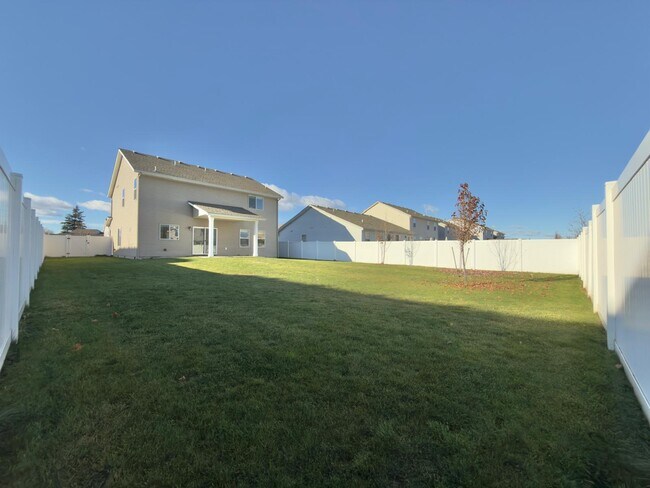 Building Photo - 515 S King St