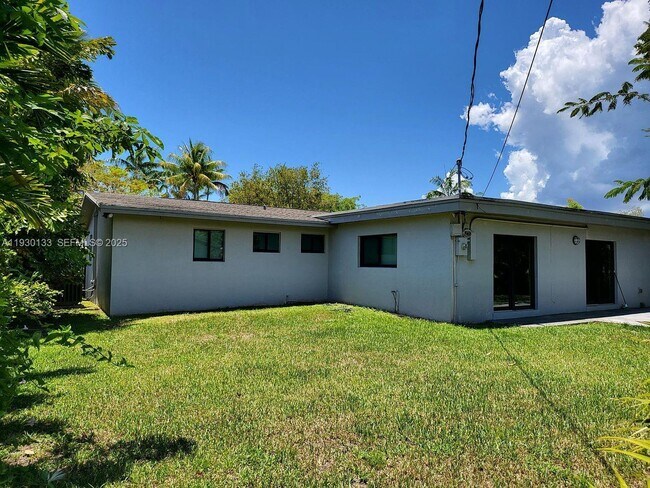 Building Photo - 8575 SW 125th St