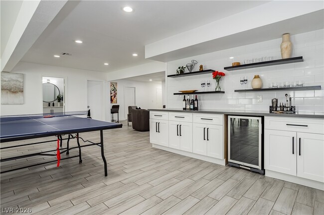 Building Photo - 1913 Birch St