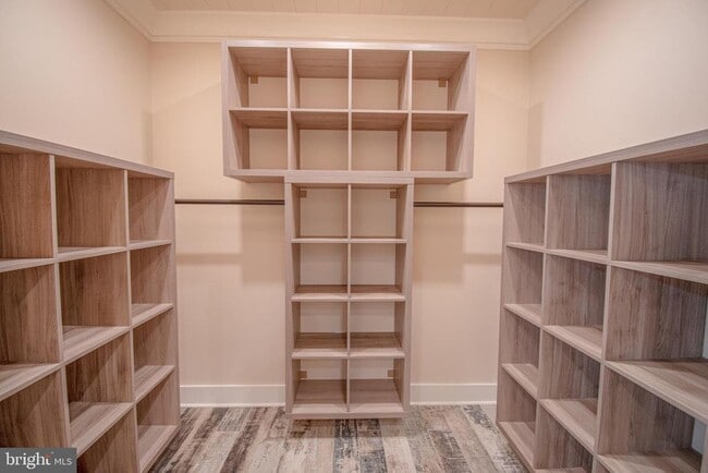 Building Photo - 7918 Bloomfield Rd