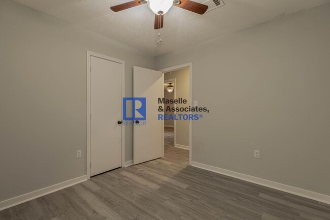 Building Photo - 3 Bed/2 Bath Home in Brandon