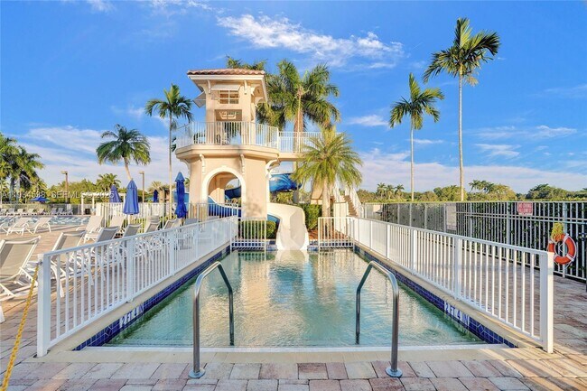 Building Photo - 712 Tulip Cir