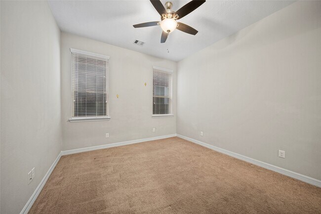Building Photo - 2823 Maple Oak Ln
