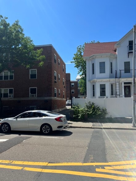 Building Photo - 141 Prospect St