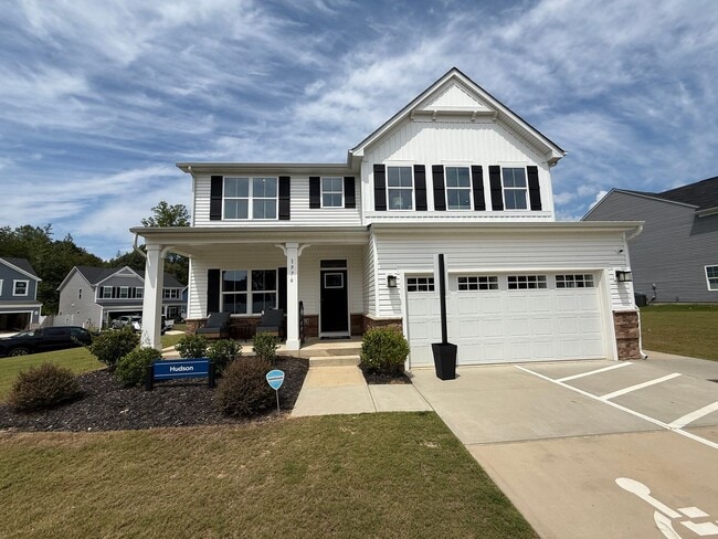 Primary Photo - Never loved in Model Homes