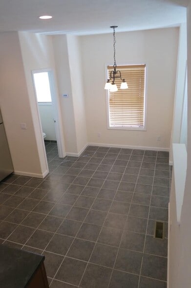 Building Photo - 1117 Umber Dr