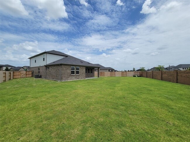 Building Photo - 21627 Royal Jett Dr
