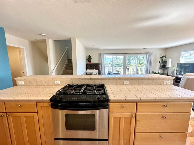 Building Photo - San Rafael Hillside Retreat