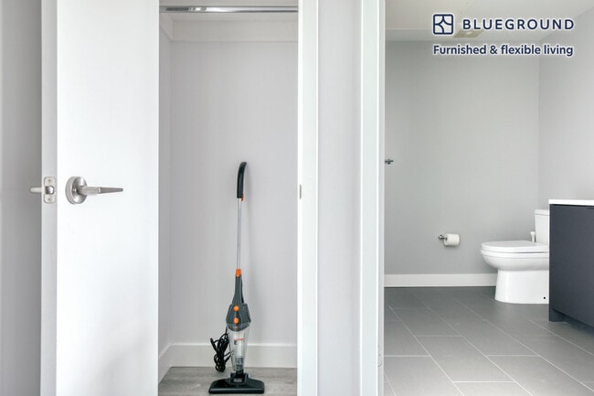 Building Photo - 700 N Spaulding Ave