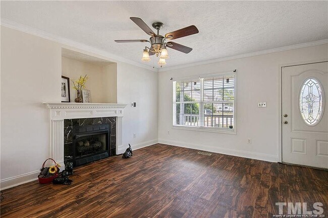 Building Photo - 1600 Silver Ridge Ct