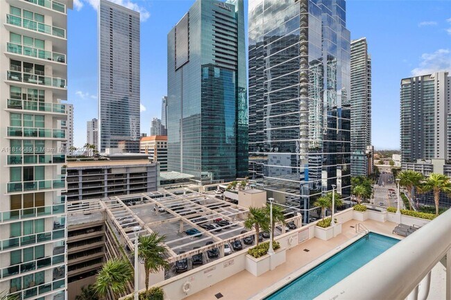 Building Photo - 1200 Brickell Bay Dr