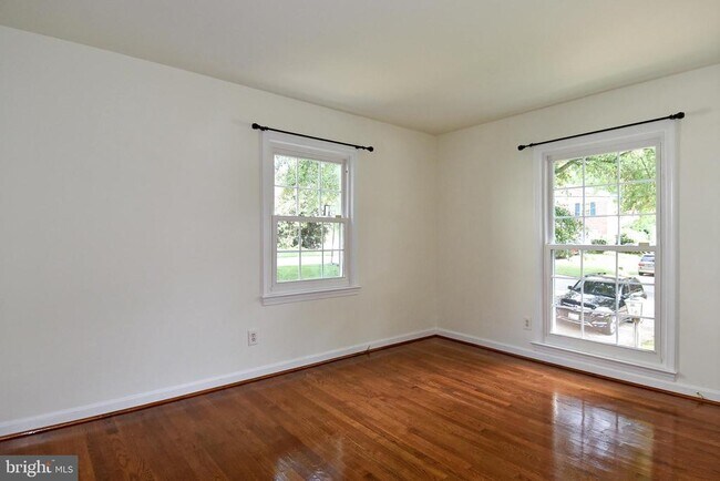 Building Photo - 7513 Sebago Rd