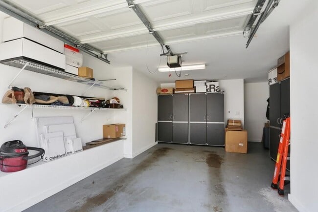 Building Photo - 4246 River Green Dr NW