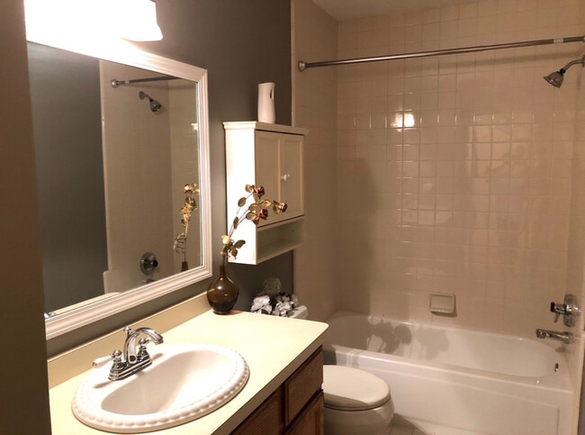 Building Photo - 21600 Whittington St