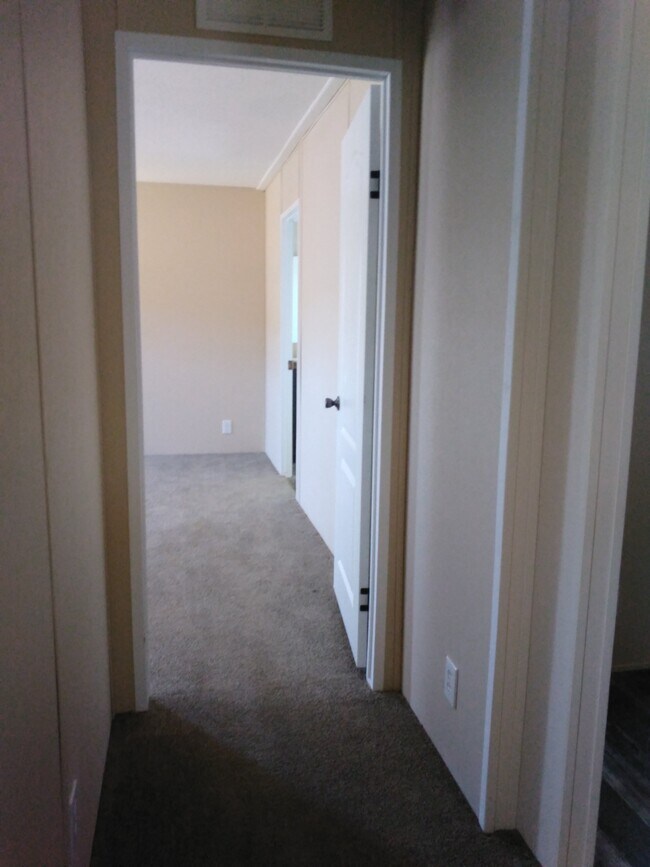 Building Photo - 818 W Grantville Rd