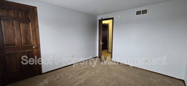 Building Photo - 6208 Landmark Dr