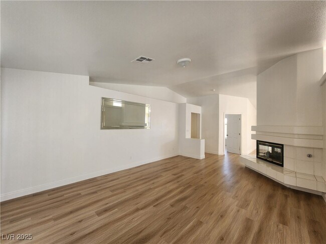 Building Photo - 908 Alta Oaks Dr