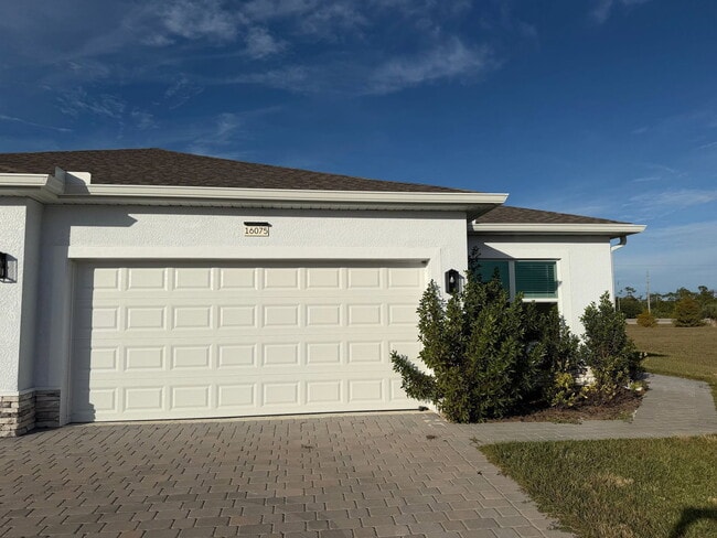 Building Photo - 16077 Badalona Dr