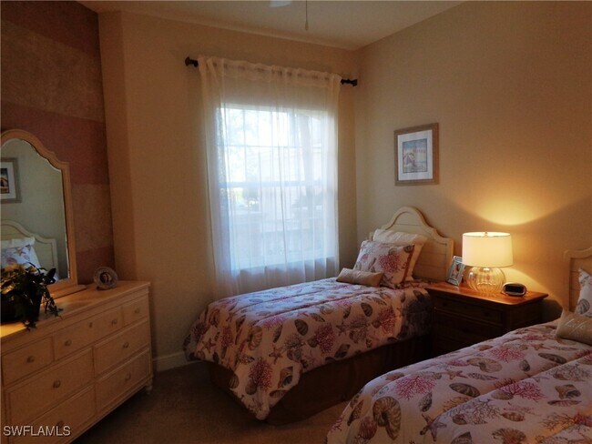 Building Photo - 562 Avellino Isles Cir