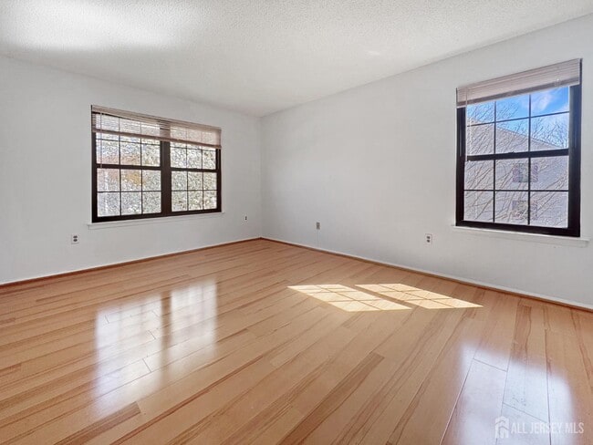 Building Photo - 481 Danbury Ln