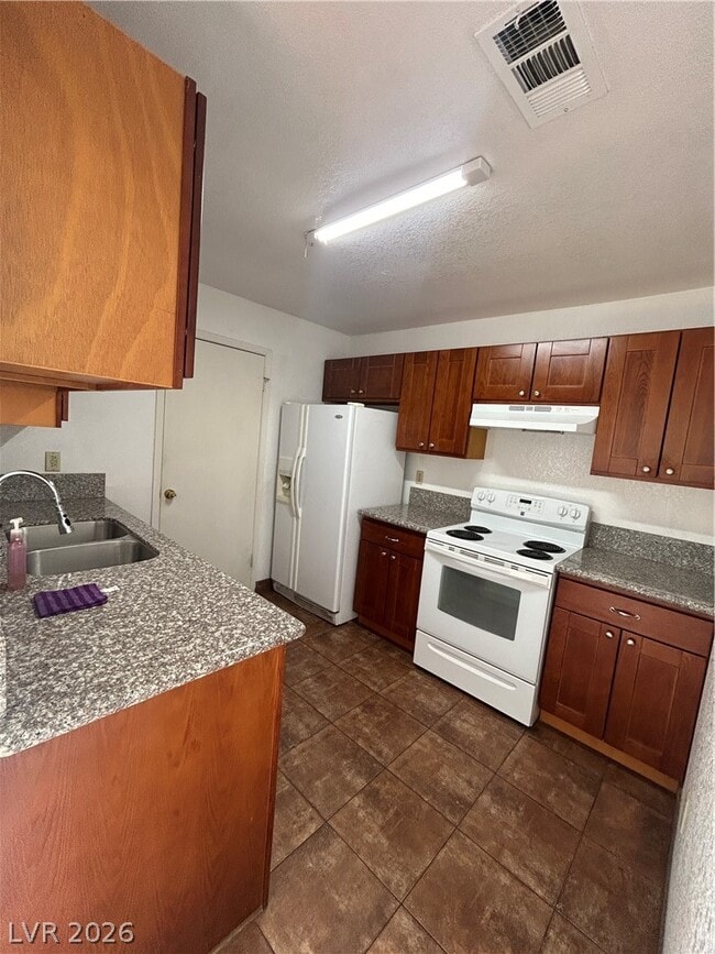 Building Photo - 6750 Del Rey Ave