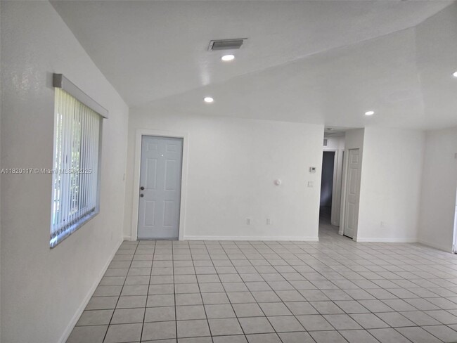 Building Photo - 20137 SW 88th Ct