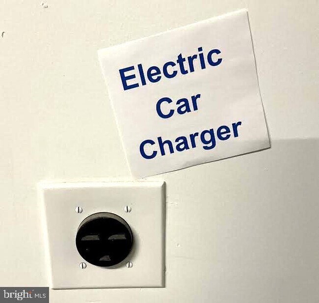 Building Photo - 2102 Kimball St