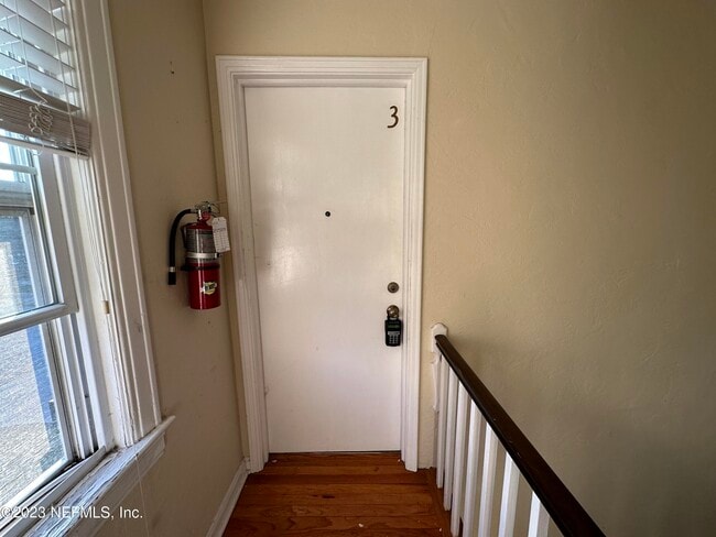 Building Photo - 1261 Belmont Terrace