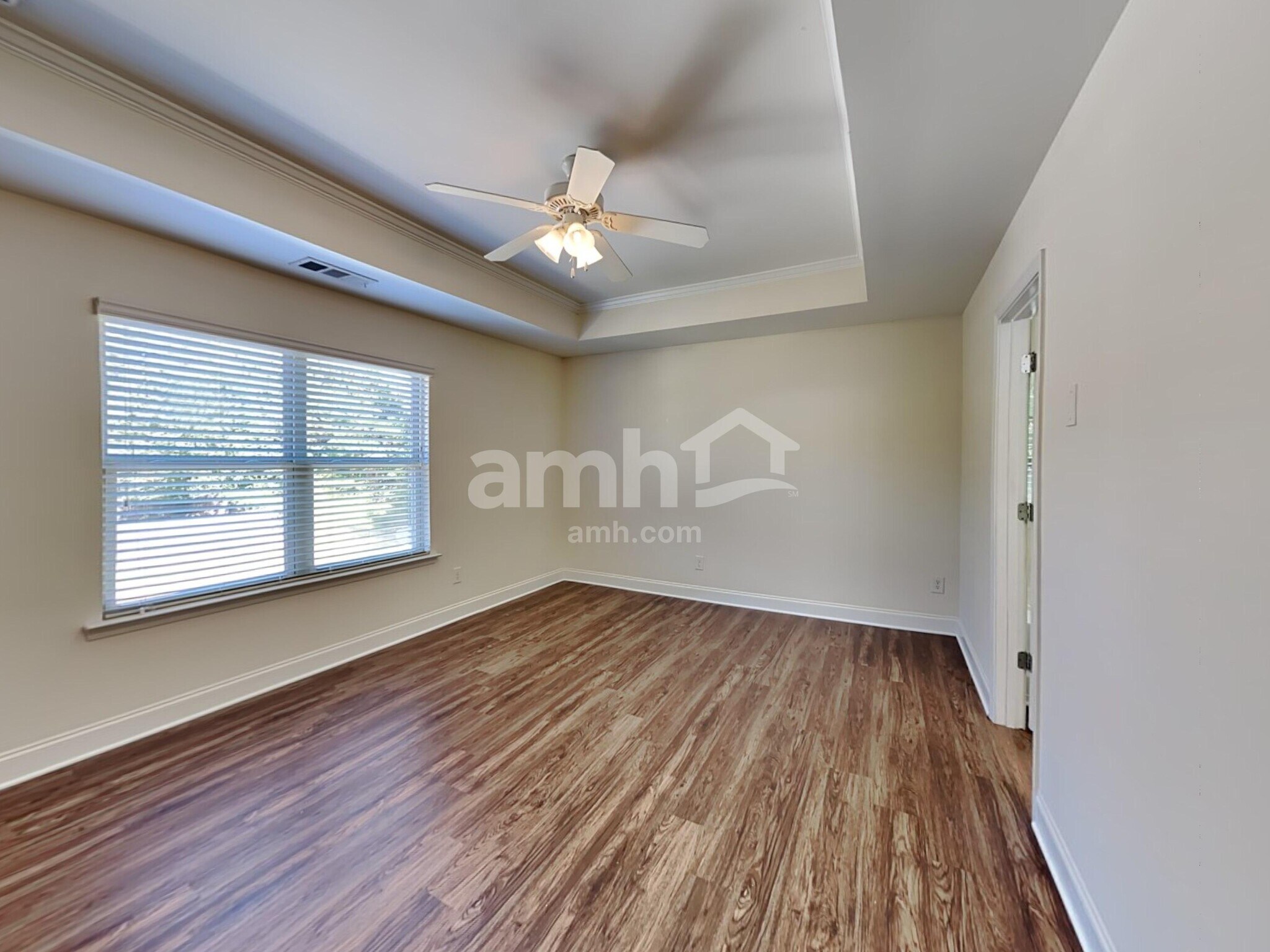 Building Photo - 2400 Freemont St