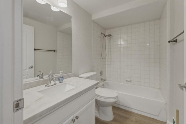 Building Photo - 6800 Dorita Ave