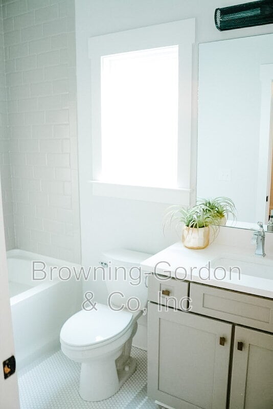 Building Photo - 2156 Byrum Ave