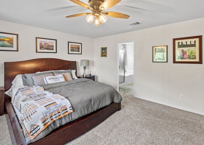 Building Photo - Charming 3-Bedroom Home in a Convenient Lo...