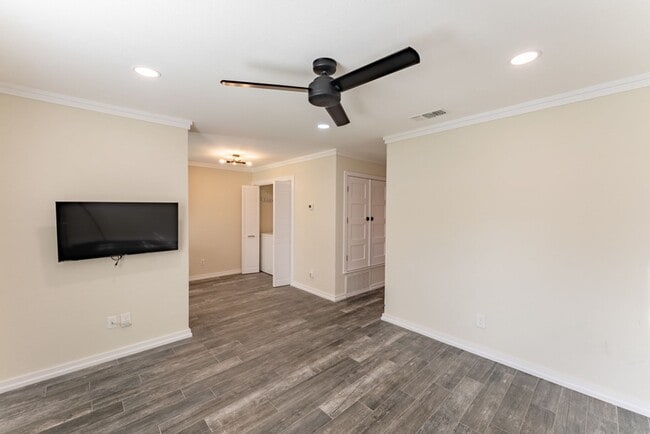 Building Photo - Modern Elegance in Vibrant East Austin: Chic Duplex with Stylish Upgrades, Private Oasis, Prime L...