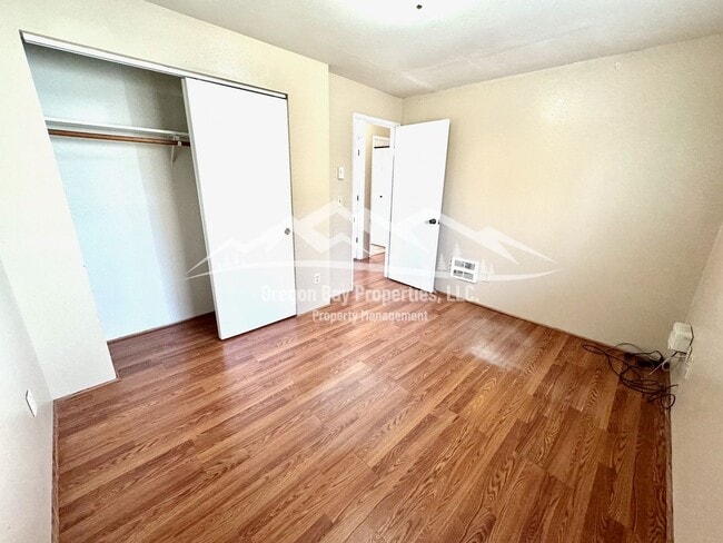 Building Photo - Dog Friendly Bandon Home: 3 bdrm / 1 ba