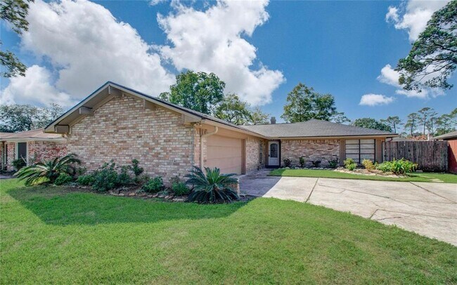 Primary Photo - 3605 Kingsway Dr
